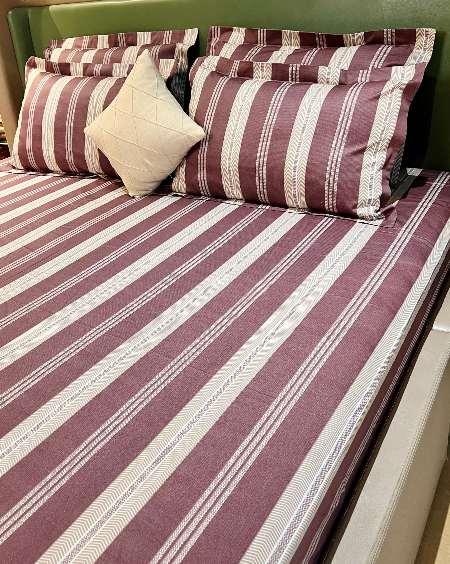 White Musk 300-Thread Count Cotton Bedsheet