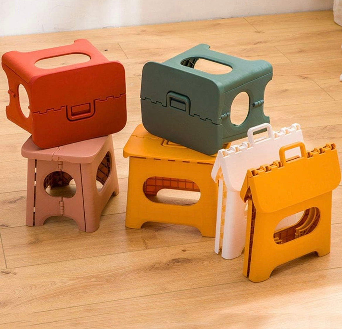 FOLDABLE MULTI-PURPOSE STOOL