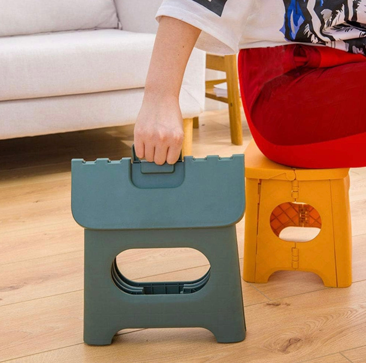 FOLDABLE MULTI-PURPOSE STOOL