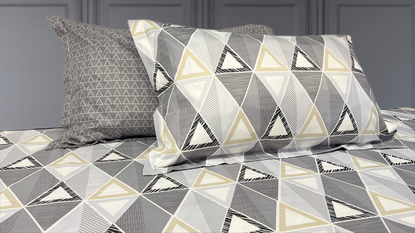 MATRIX KING Bedsheet (with 4 Pillow covers)