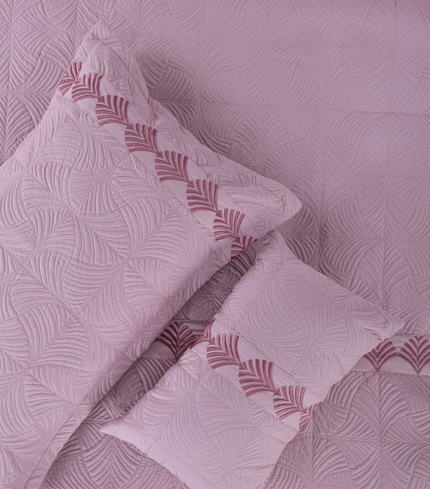 ✨ Solitaire King Size Embroidered Quilted Bedcover Set – 5 Pc | Luxury Bedcover + Pillow Covers + Cushions with Filler