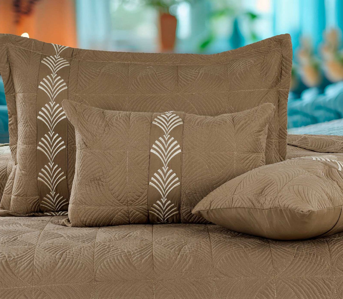 ✨ Solitaire King Size Embroidered Quilted Bedcover Set – 5 Pc | Luxury Bedcover + Pillow Covers + Cushions with Filler