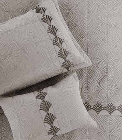 ✨ Solitaire King Size Embroidered Quilted Bedcover Set – 5 Pc | Luxury Bedcover + Pillow Covers + Cushions with Filler