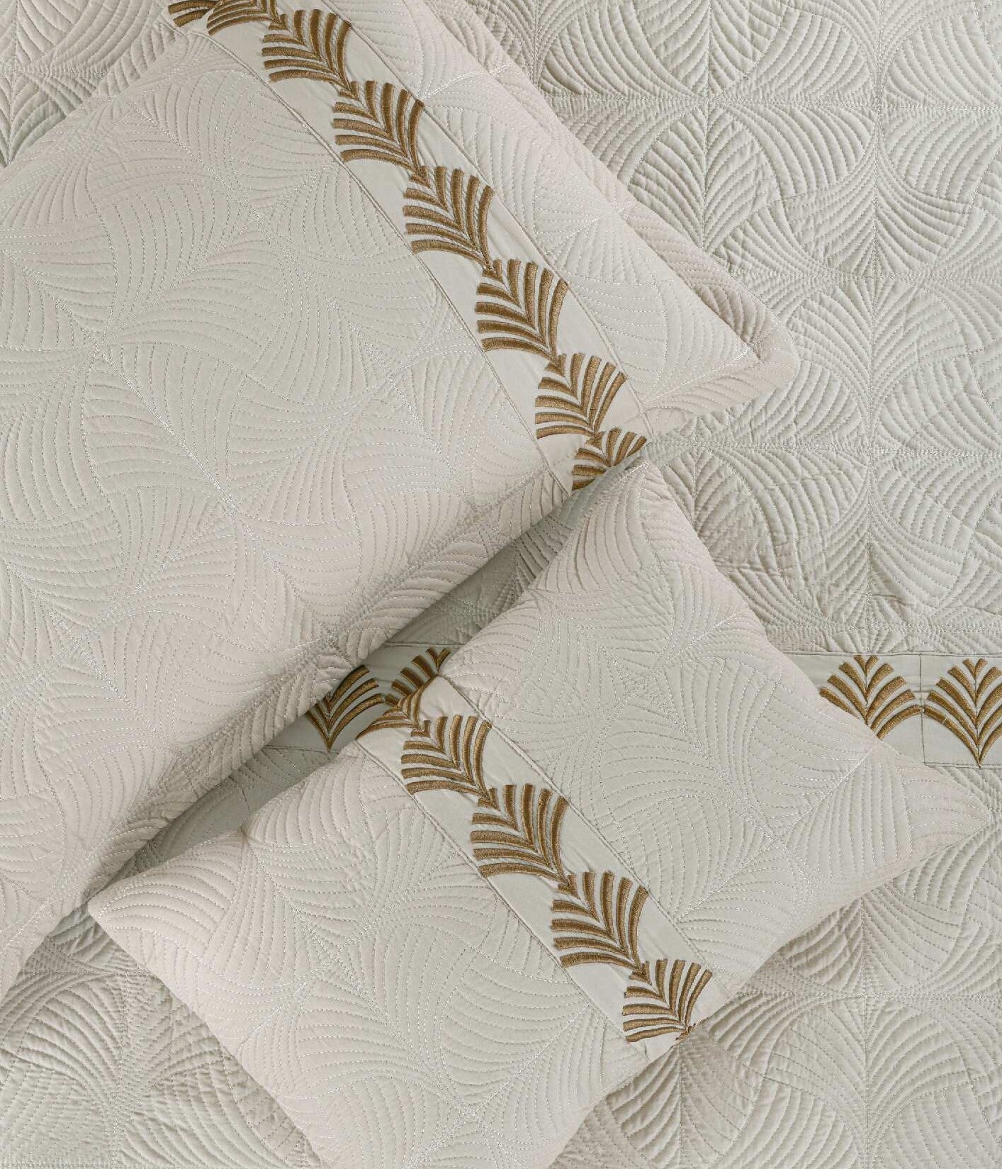 ✨ Solitaire King Size Embroidered Quilted Bedcover Set – 5 Pc | Luxury Bedcover + Pillow Covers + Cushions with Filler