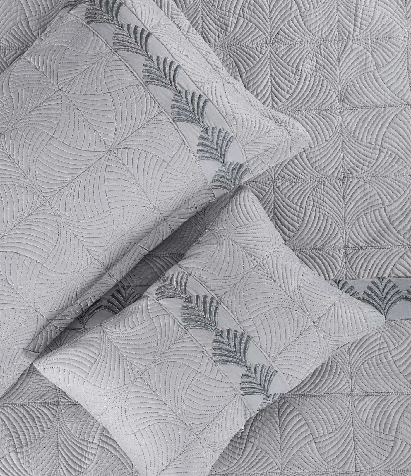 ✨ Solitaire King Size Embroidered Quilted Bedcover Set – 5 Pc | Luxury Bedcover + Pillow Covers + Cushions with Filler