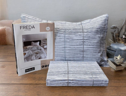 Freda Fitted Glazed Cotton King Bedsheet with 2 Pillow Covers