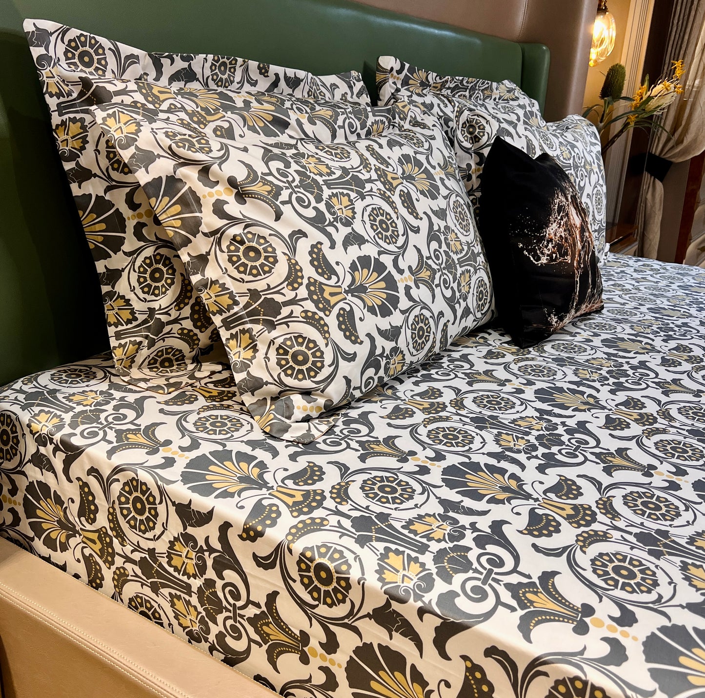 LINNEA LUXURY 300-THREAD COUNT COTTON BEDSHEET (KING-SIZE) (SUPER-SOFT)