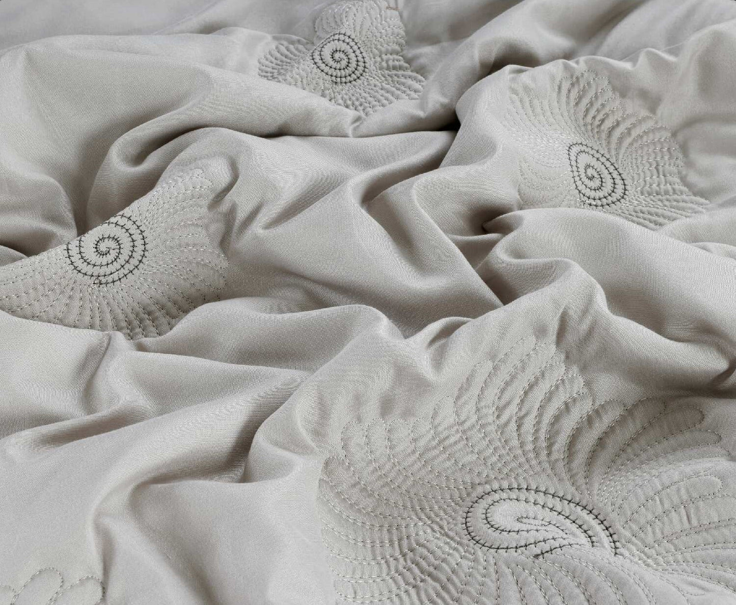 ✨ Solitaire Ultra Soft Embroidered Comforter – Double & Single Bed Sizes | Luxury Quilted Bedding