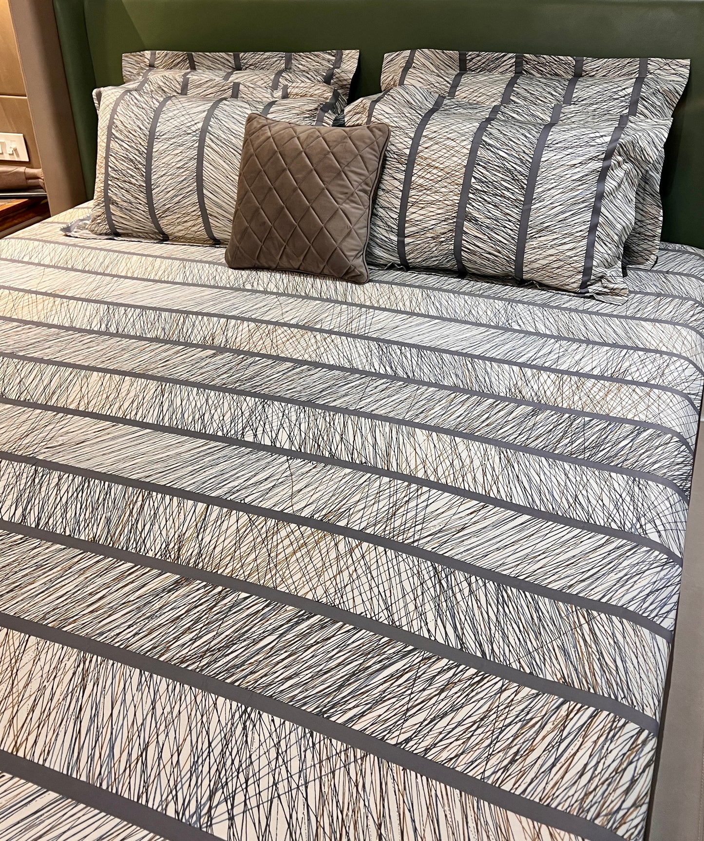 LINNEA LUXURY 300-THREAD COUNT COTTON BEDSHEET (KING-SIZE) (SUPER-SOFT)