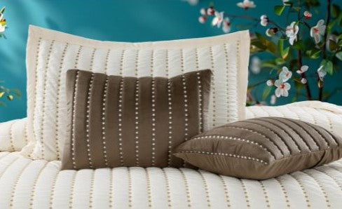 ✨ Solitaire King Size Embroidered Quilted Bedcover Set – 5 Pc | Luxury Bedcover + Pillow Covers + Cushions with Filler