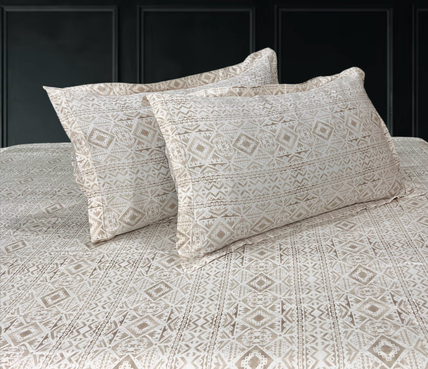 ARRIBA 300-Thread Count Cotton Bedsheet