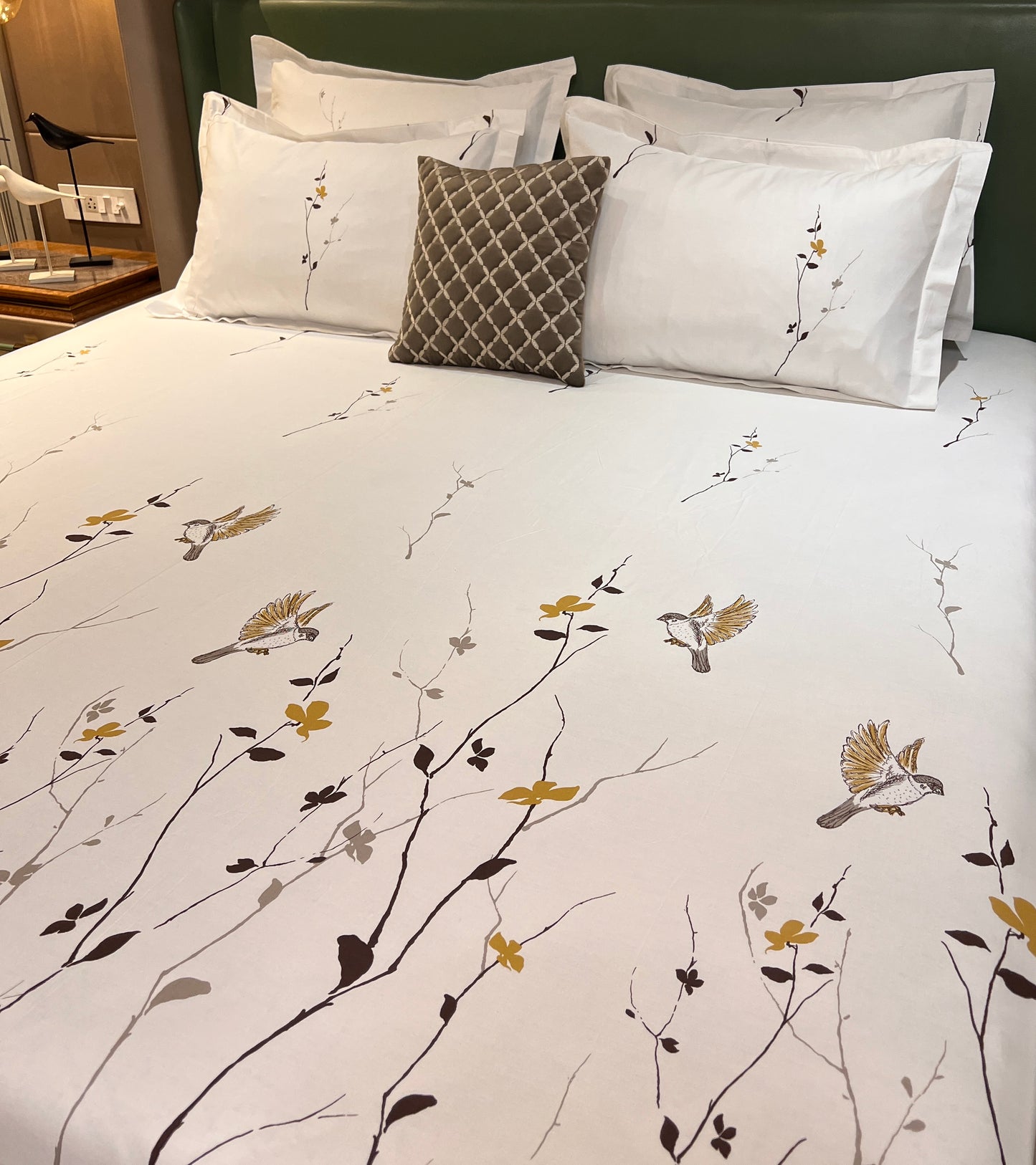 WHITE RIVER KING-SIZE COTTON BEDSHEET