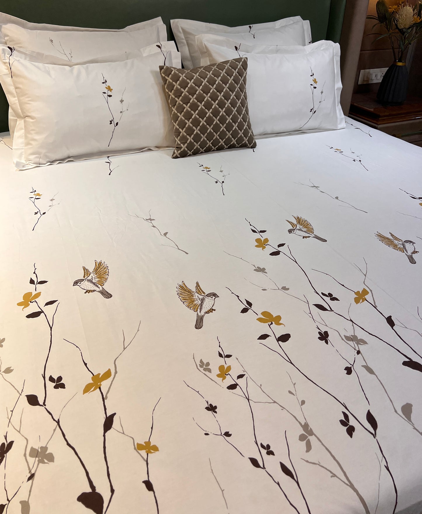 WHITE RIVER KING-SIZE COTTON BEDSHEET