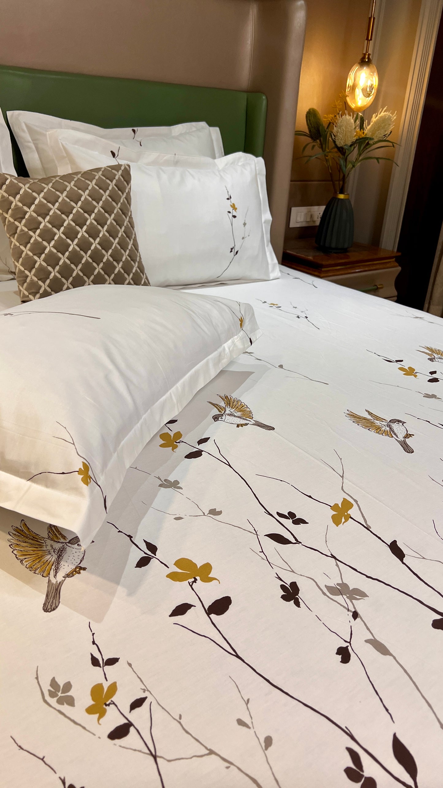 WHITE RIVER KING-SIZE COTTON BEDSHEET