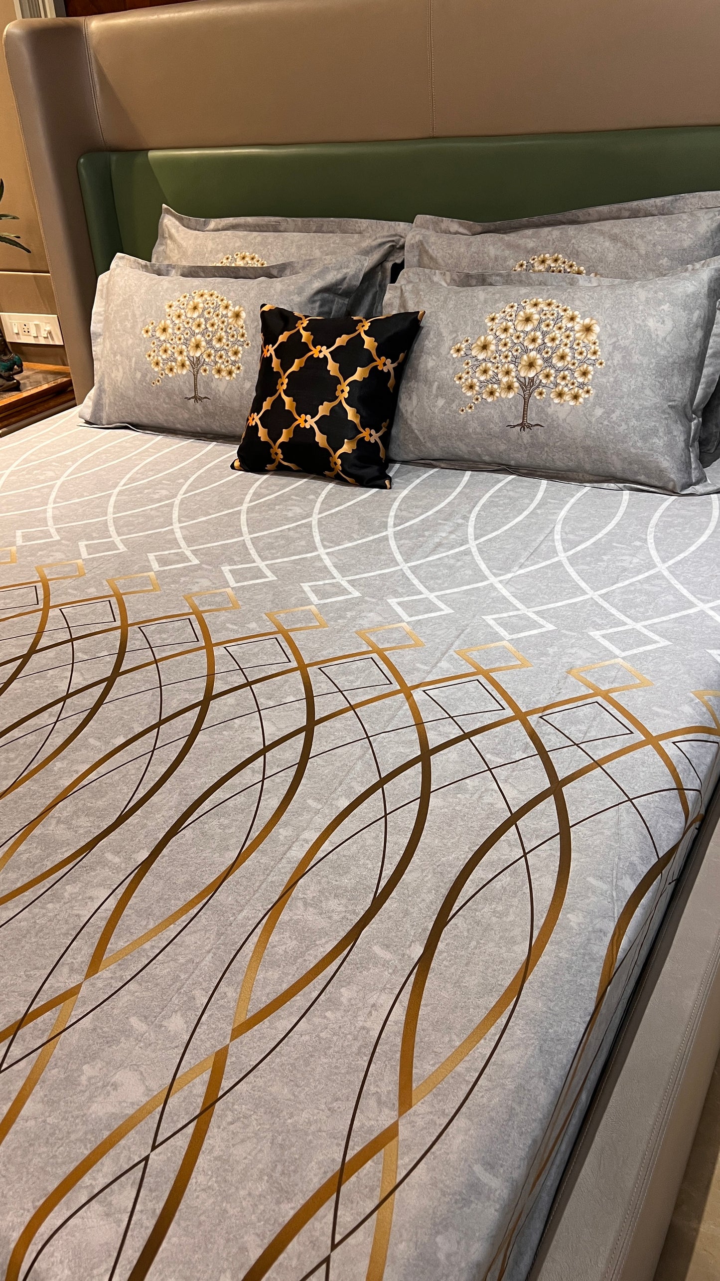 MYSTIQUE 300-THREAD COUNT COTTON BEDSHEET