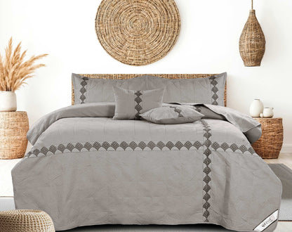 ✨ Solitaire King Size Embroidered Quilted Bedcover Set – 5 Pc | Luxury Bedcover + Pillow Covers + Cushions with Filler